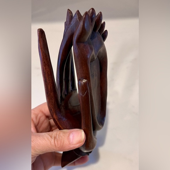 Vintage HandCarved Wooden Sculpture + Intricate Details in a unique hand shape - Picture 8 of 13